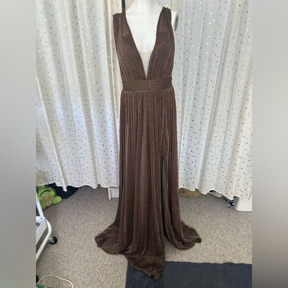Miss Ord NWT Plunging High Slit Shimmer A Line Pleated Padded Gown Dress L - Picture 3 of 10